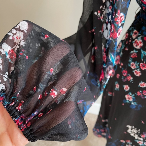 DKNY Floral-Print Wrap-Style Dress - Size 8 - Picture 4 of 10